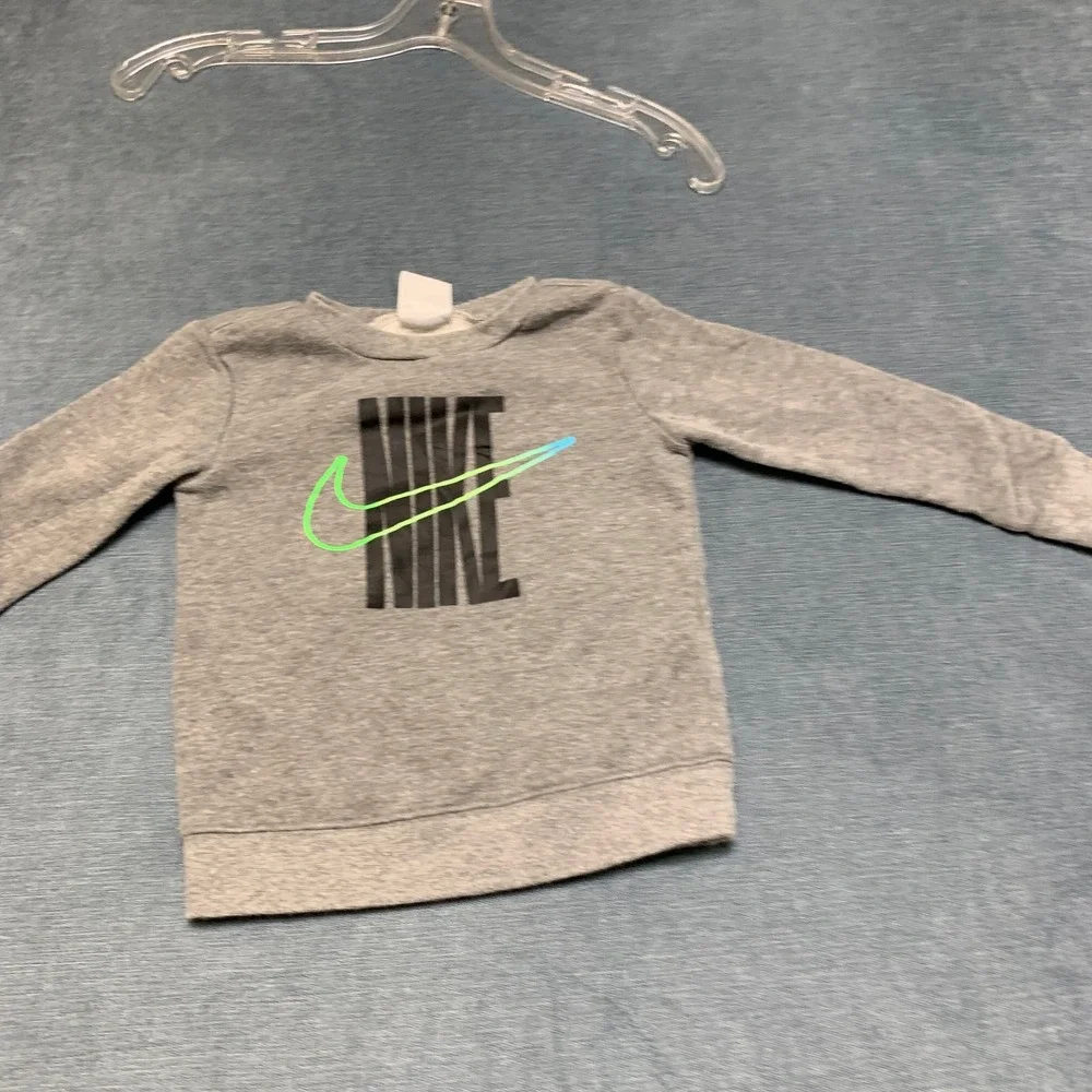Nike Sweatshirt Toddler Boys 3T Heather Gray Long Sleeve Logo Graphic Pullover